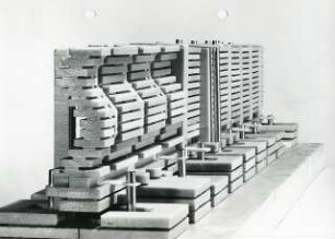 Rehabilitationszentrum, Berlin-Charlottenburg (Diplomarbeit bei Peter Poelzig): Modellfoto