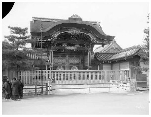 Kyoto, Japan. Niholdo-Tor des Higashi Hongan-ji