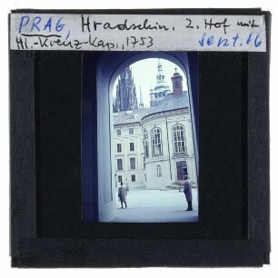 Prag, Hradschin (Burg),Prag, Burg, Zweiter Innenhof, Heilig-Kreuz-Kapelle