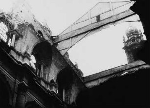 Szene aus dem amerikanischen Dokumentarfilm "Dresden 1946": Die zerstörte Hofkirche