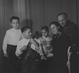 Familienporträt des Kammermusikers Prof. Willibald Roth