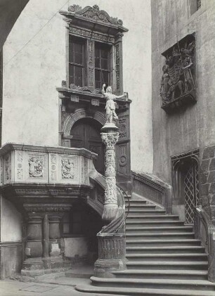 Rathaustreppe mit Kanzel und Säule der Justitzia