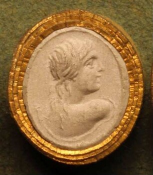Profilkopf des schwimmenden Leander (Daktyliothek, Zweites Historisches Tausend)