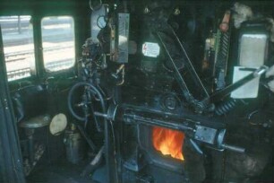 Eutingen Gleis 7 Lok 038 772 Heizerseite Feuertür