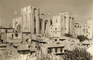 Avignon. Papstpalast (1335 begonnen). Ansicht von Westen