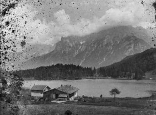 Am Lautersee mit Karwendelgebirge bei Mittenwald : Mittenwald. Lautersee. Blick nach Süden gegen das Karwendelgebirge mit Gasthof Seehof