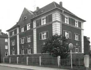 Radebeul, Birkenstraße 13. Doppelwohnhaus (um 1923)