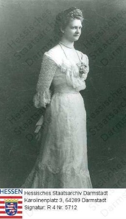 Eleonore Großherzogin v. Hessen und bei Rhein geb. Prinzessin zu Solms-Hohensolms-Lich (1871-1937) / Porträt, stehend, Kniestück