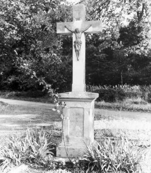 Feldkreuz (Kreuz); Heusenstamm, Tannenrödchen (bei Richard-Wimmer-Straße)