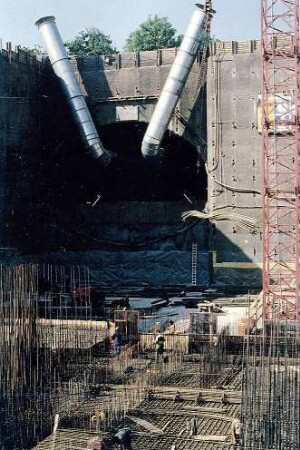 Engelbergbasistunnel im Bau. Nordportal. Bewetterung des Tunnels.