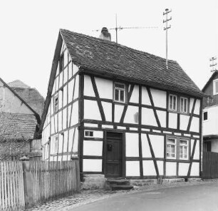Fachwerkwohnhaus; Altenstadt, Mühlgasse 3