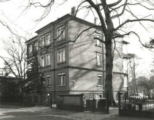 Dresden-Blasewitz, Mendelssohnallee 20. Wohnhaus (1876/1900)