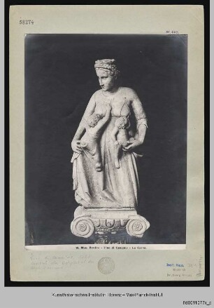 Die theologischen Tugenden : Caritas (vom Ostportal des Baptisteriums)