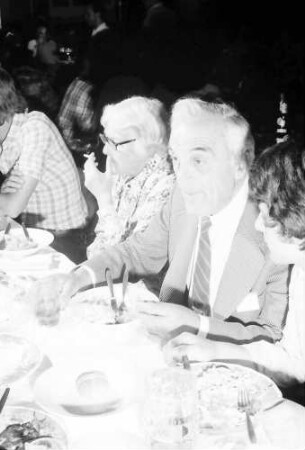 26. Tagung 1976 Physiker; Studentenabend in der Sängerhalle: Felix Bloch, [links Frau F. Bloch ?]