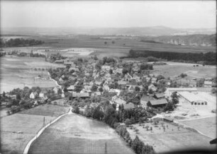 Schöna (Reinhardtsdorf-Schöna). Ortsteilansicht. Blick vom Zirkelstein nach Nordnordwest (rechts: Schrammsteine)