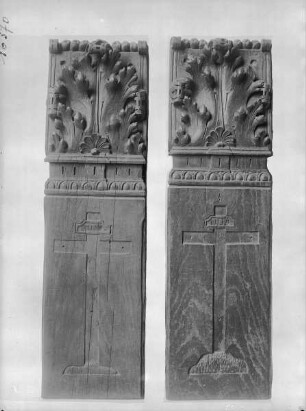 Zwei Pilaster von einem Möbel