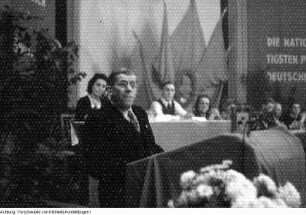 Dresden, Neustadt, Kurt-Fischer Platz (Olbrichtplatz), Nordhalle, Kreisdelegierten-Konferenz der Sozialistischen Einheitspartei Deutschlands (SED) mit Otto Buchwitz, Klara Noack, 19. - 20. November 1949 & Dresden, Deutsches Hygiene-Museum, Trauerfeier für den Ministerpräsidenten Dr. Rudolf Friedrichs, 19. Juni 1947