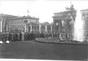 Olympischer Festtrubel am Brandenburger Tor