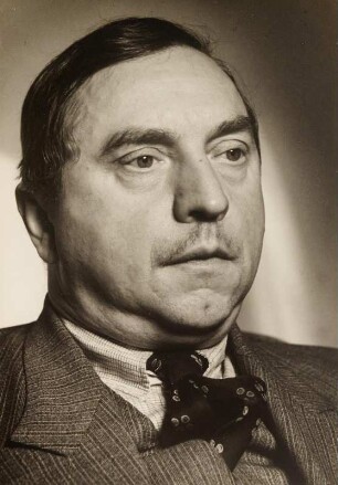 Dr. phil. Alfons Paquet