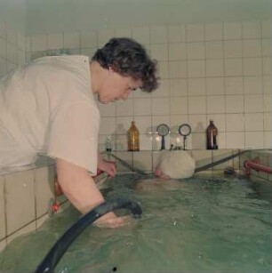 Medizinische Versorgung, Unterwassermassage