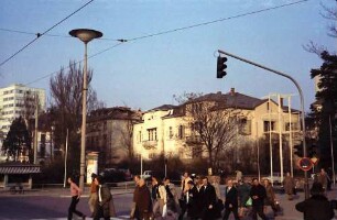 Freiburg: Abrissreife Häuser für Gewerbebankneubau, vom Bahnhofsplatz