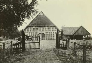 Niedersächsischer Bauernhof : Gehöft, Teufelsmoor nördlich Bremen
