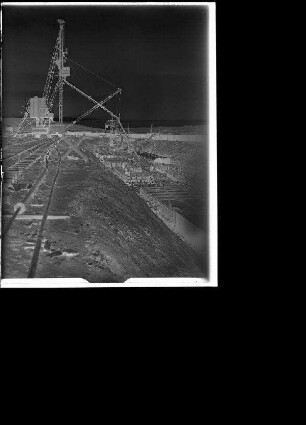Staustufe Randersacker. Baumaßnahmen. Aufnahme ist nicht näher beschreibbar.