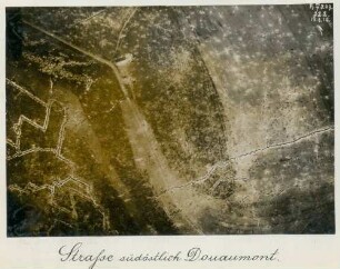 Foto der Straße südöstlich von Douaumont (Luftbild)