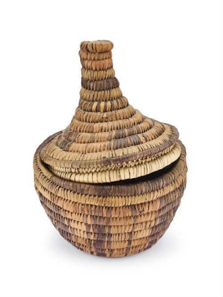 Basket with lid