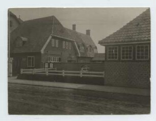 Kurhaus-Terrassen, Westerland/Sylt: Außenansicht, angrenzende Bebauung