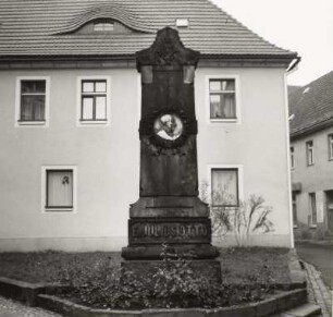 Denkmal für E. Julius Otto (1804 bis 1877, Komponist, Kreuzkantor)