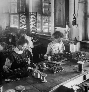 Spulmaschine : Technikgeschichte | Technologie | Maschinenbau und Eisengiesserei | Elektrotechnische Industrie