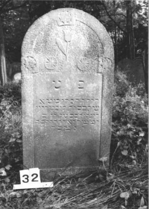 Grabstein 32