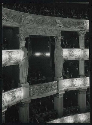 Nationaltheater, München Wiederaufbau: Zuschauerraum mit Königsloge zur Eröffnung