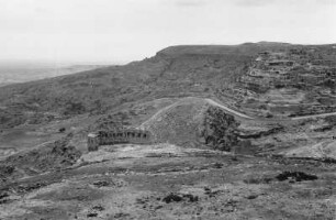 Das Berberdorf Yafran : Berglandschaft und Berberdorf Yafran