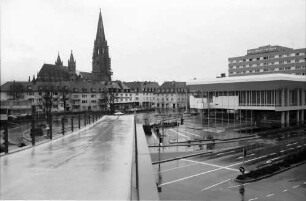 Freiburg: Karlssteg mit Münster, leer