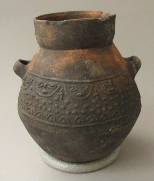 Clay vessel