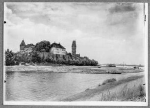 Burg Tangermünde, Ansicht von der Wasserseite