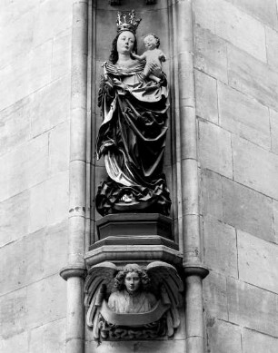 Madonna auf der Mondsichel