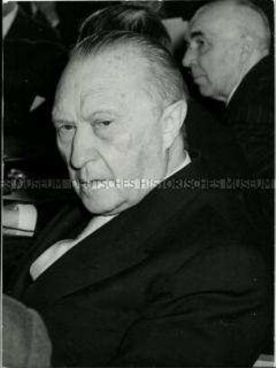 Konrad Adenauer bei der Londoner Neunmächtekonferenz