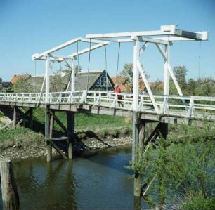 Altes Land : Altes Land. Steinkirchen. Hogendiekbrücke über die Lühe