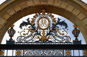 Frankreich. Bourgogne. Nievre. Nevers. Palais Episcopal. Schmiedeeisernes Tor