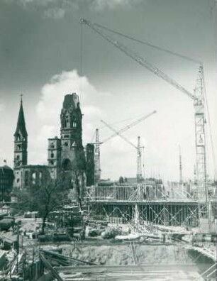 Gedächtniskirche. Am Zoo wird gebuddelt. Baustelle DOB