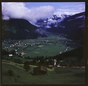 Zillertal: Blick von der Höhe ins Zillertal