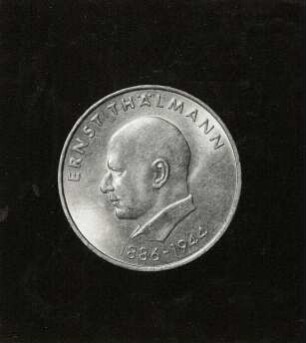 Zwanzig-Mark-Münze (Gedenkmünze zum 85. Geburtstag von Ernst Thälmann) : Zwanzig-Mark-Münze (Gedenkmünze zum 85. Geburtstag von Ernst Thälmann). Avers. Durchmesser 33 mm (1971)