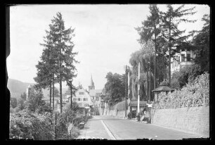 Blick vom Eisenbahntunnel Richtung Stiftskirche