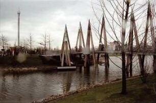 Berlin: Bundesgartenschau 1985; Brücke am See