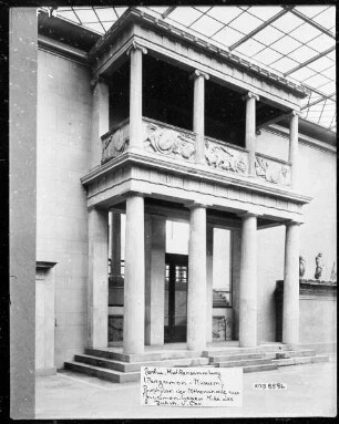 Propylon des Athena-Heiligtums in Pergamon