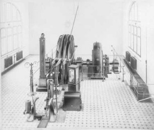Fördermaschine: reiner Leonard-Antrieb, 5000 Volt, Drehstrom, Batterieausgleich vorgesehen, Leistung: 360/515 PS (Bergmann, Berlin) : Technikgeschichte | Elektrotechnik | Verbrauch elektrischer Energien | Elektromotoren