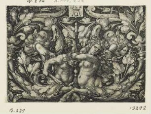 Ornament mit zwei kämpfenden Zentauren und Blattwerk